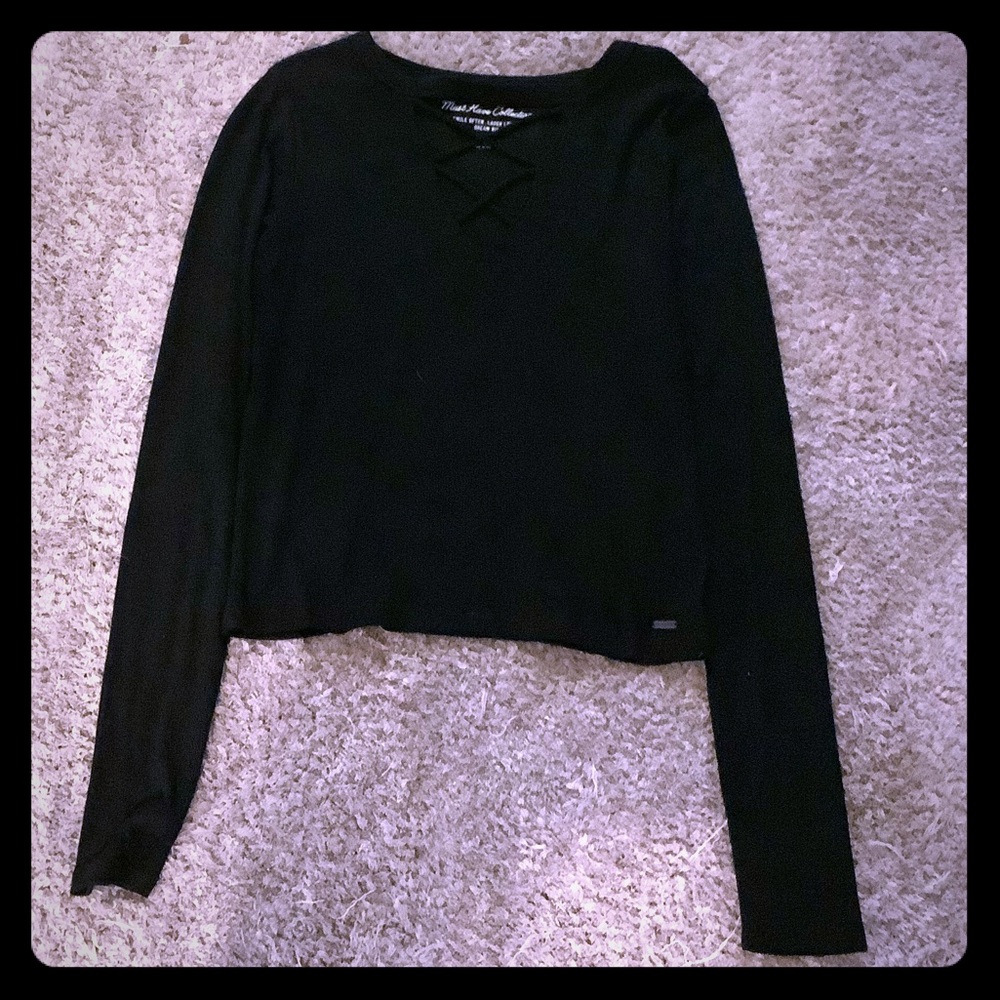 Black v-neck crop top